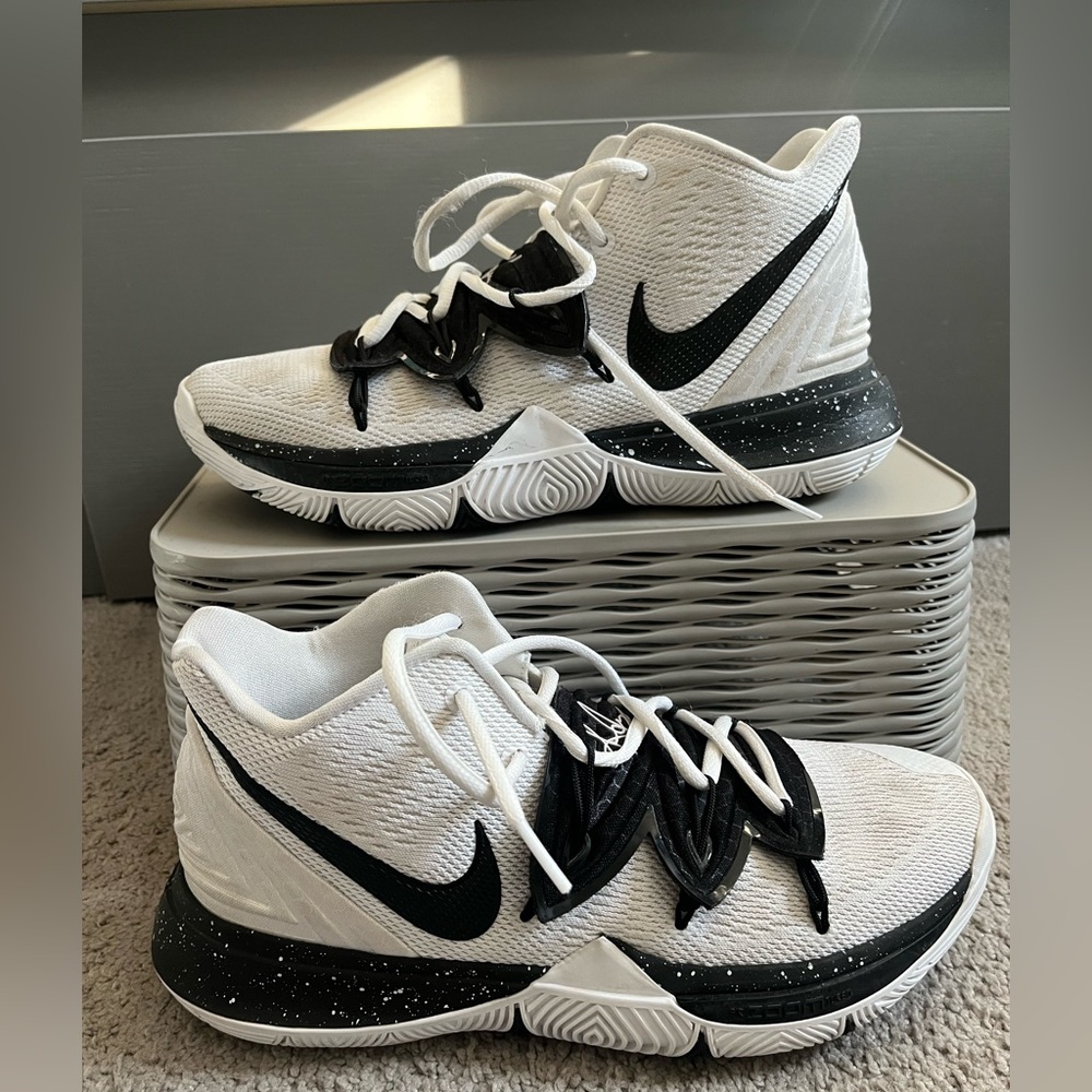 Kyrie 5 black and white size 8 mens